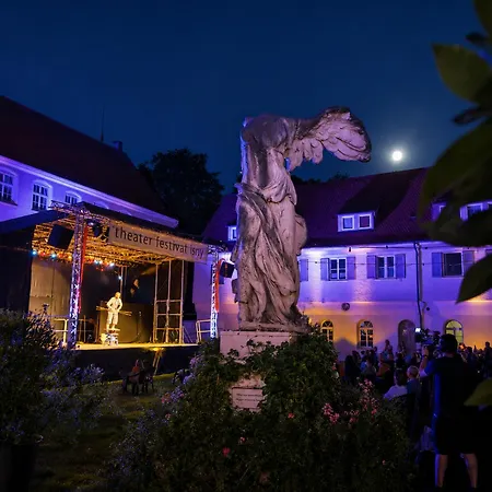 Schlossnest Isny - Denkmal Kultur Park Stadt * Isny im Allgäu
